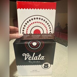 New Velata fondue warmer in Noir, by Scentsy. Fondue warmer lid . New